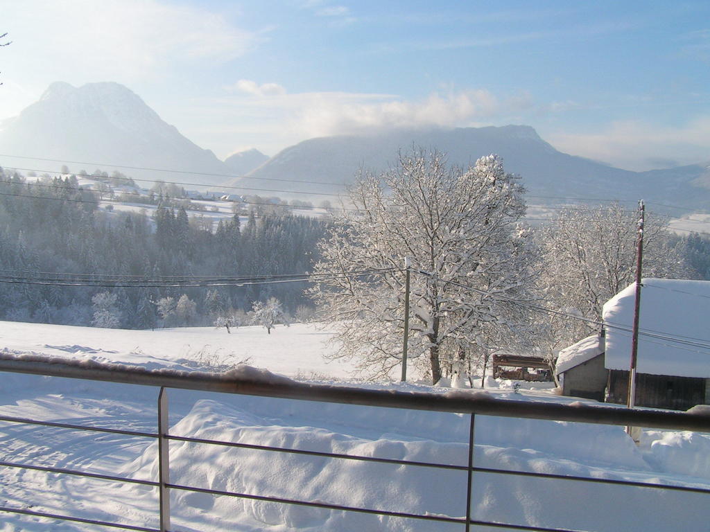 Les Perrelles Bed & Breakfast Bellecombe-en-Beauges Exterior photo